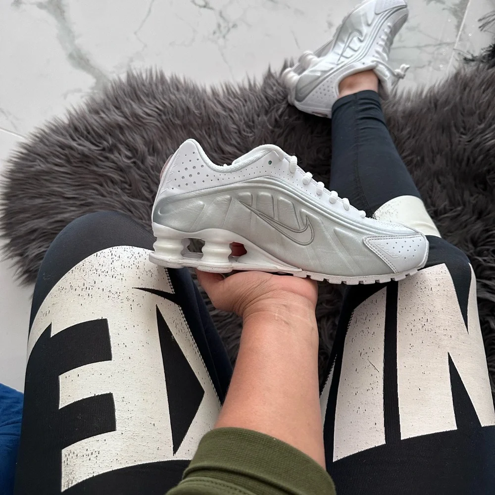 Nike shox R4 - Picture 3 of 13